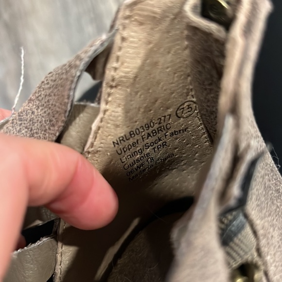 Booties - Picture 4 of 4